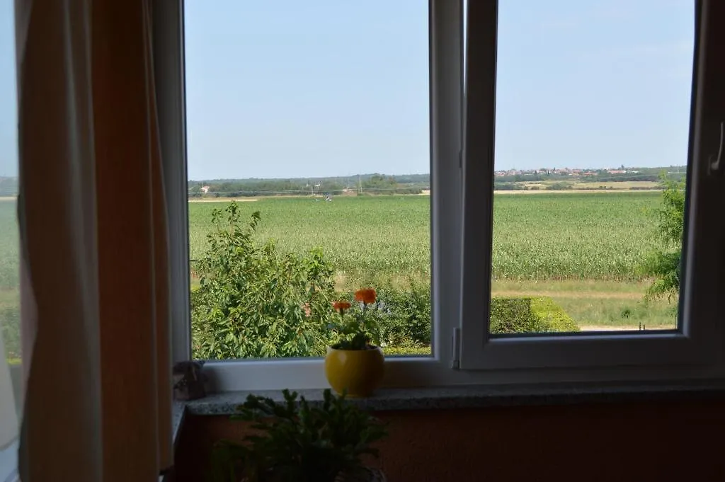 Apartment Mirna Umag 0*,