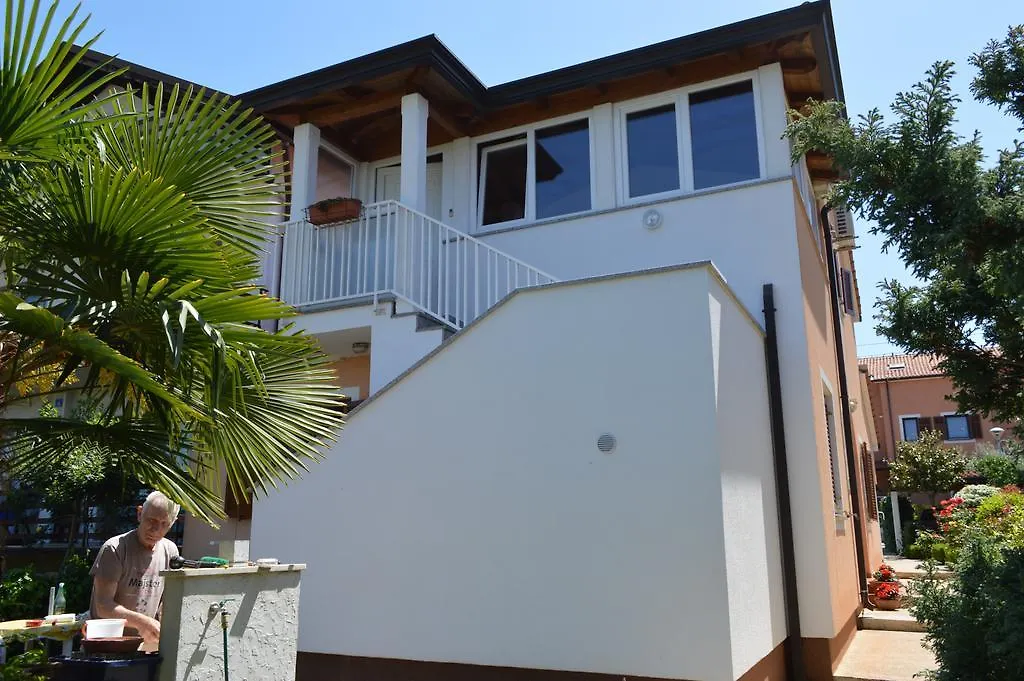 Apartment Mirna Umag 0*,
