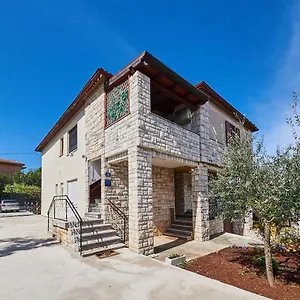 Apartman Red Karmenita, Umag